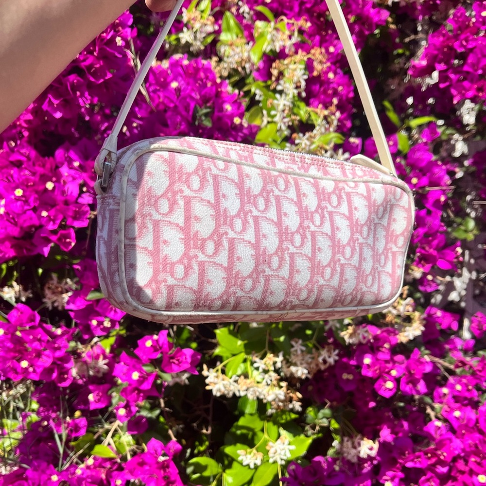 Dior By John Galliano 🎀💕✨ 👧
RARE ‼️
CHRISTIAN DIOR
Monogram Girly Pochette Pink - Picture 6 of 16